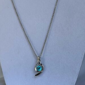 Charming 18kt GP Blue Topaz Stone Necklace